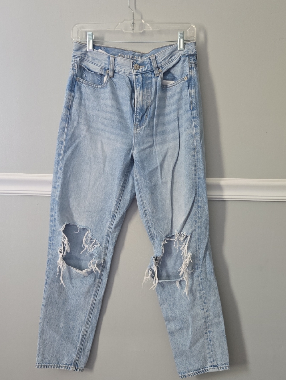 American Eagle Outfitters Light Blue Boyfriend Ripped Jeans